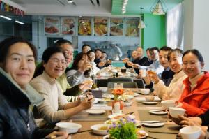 歲末不覺寒 冬至?xí)r光暖 丨洛陽(yáng)正大組織開展“迎冬至、包餃子”文化活動(dòng)